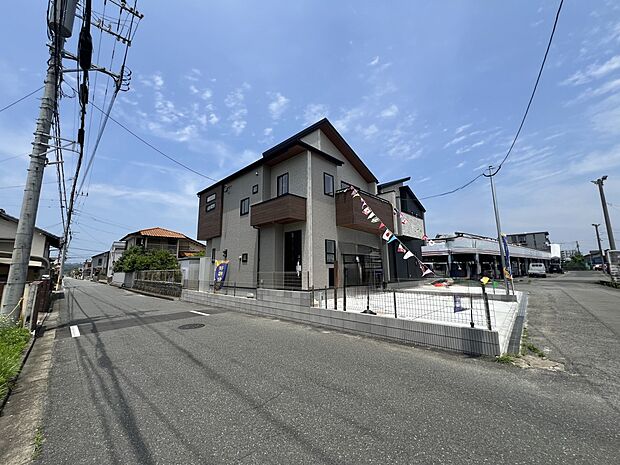 【前面道路含む現地写真】接道:南西側5.6m公道