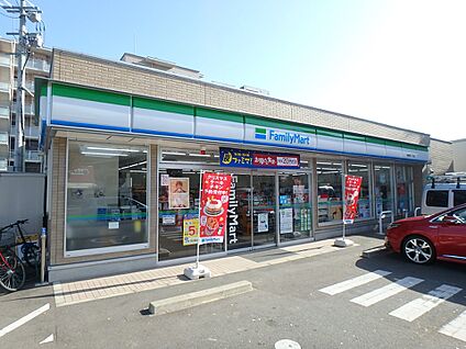 ファミリーマート 福岡堤二丁目店 500m(7分)