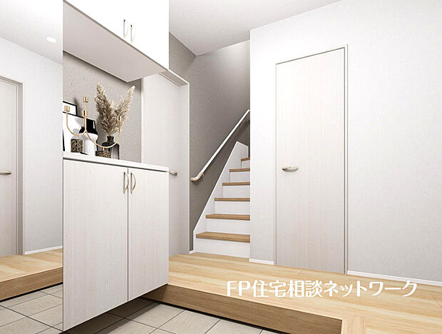 出勤前の身支度チェックに欠かせない姿見を玄関に備え付けます。気持ちの良い一日の始まりは笑顔でスタートしたいですよね。自分の顔もチェックして、そんなイキイキとした暮らしが送れる生活が待っています。