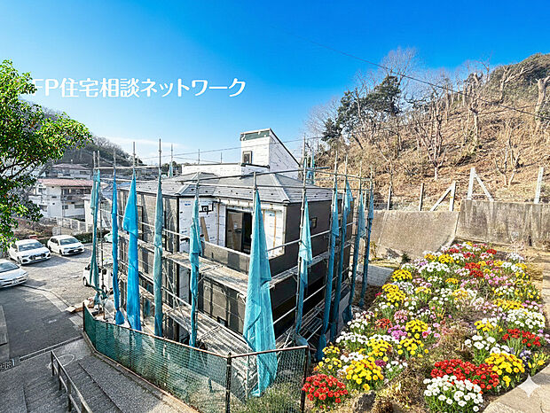 本画像はAIがCGで花を作成しており、実際の現地に花は設置されておりません。また、販売価格に花等は含まれておりません。