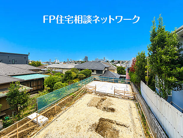 閑静な住宅地にありながら、三ツ沢下町駅徒歩6分の利便性。通勤通学にも好アクセスな立地です。