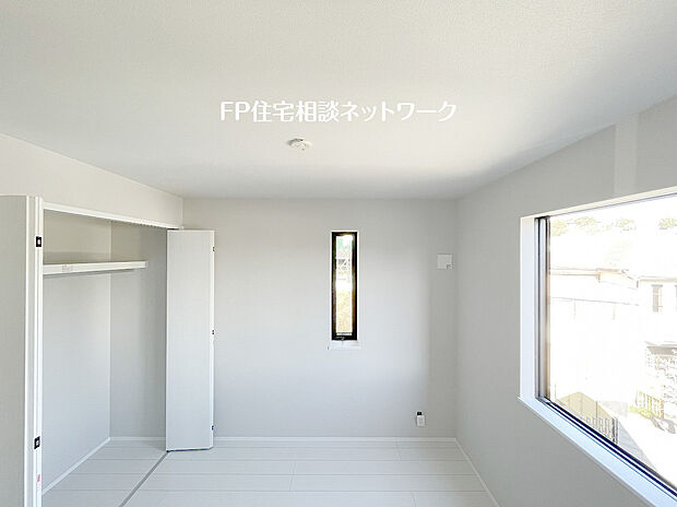 【2面採光・クローゼット付きの洋室が4ヶ所】2階は4部屋からなるご家族のプライベートスペース。お子様専用のお部屋も作れそうですね。もちろん各居室に収納スペースあり。