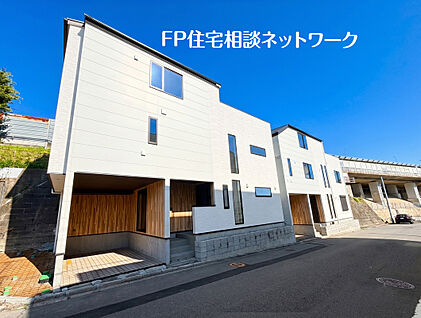 車通りの少ない前面道路