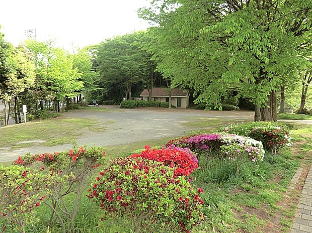 鴨居池公園(約1,000m)