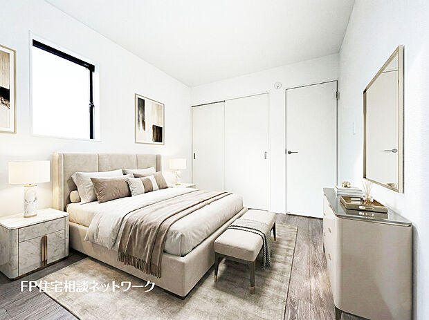 【全室収納付きですっきり快適~4号棟】全居室には大型の収納クローゼットを完備。普段使いのお洋服や小物はもちろん、季節物のお洋服などもしっかりと整理整頓出来る。居室空間を隅々まで使えるのが嬉しい。