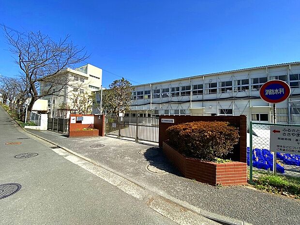 横浜市立上菅田笹の丘小学校(約900m)