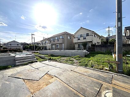 たっぷりの陽光が降り注ぐ、日当たり抜群の分譲地