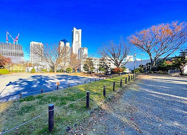 掃部山公園（約300m）