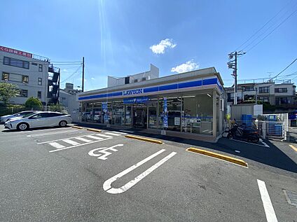 ローソン横浜菅田町店 400m