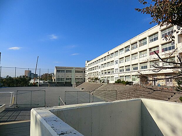 横浜市立篠原中学校(約1,700m)