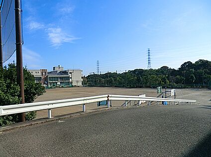 横浜市立緑が丘中学校 1400m