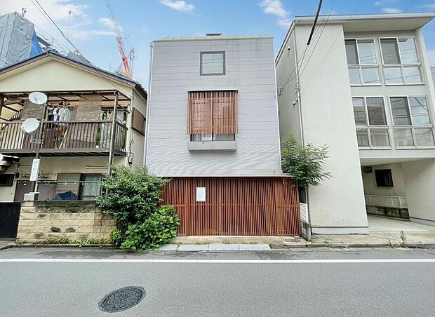 【現地】
写真は解体前です♪解体後、建築予定です♪