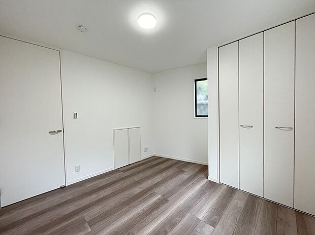 【施工例】■モデルハウスのご案内や、ショールームにてキッチン等水回り設備や、フローリング等の建材や外壁材の実物をご覧頂けます
■お気軽にお問合せ下さい