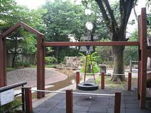 中町せせらぎ緑地公園(約484m)