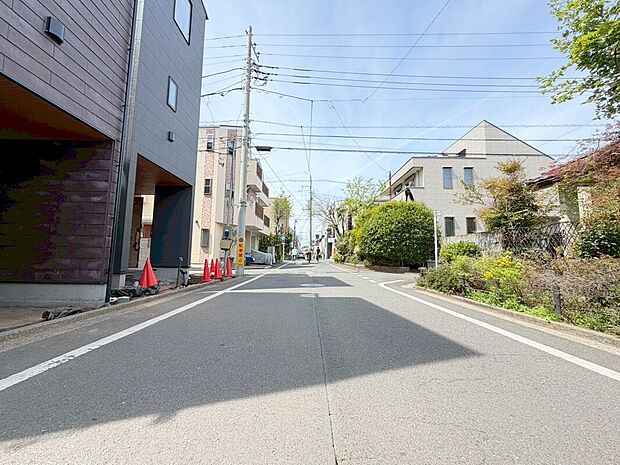 【前面道路含む現地写真】小鳥の鳴き声で目覚める朝、さわやかな静けさを現地で体感してください