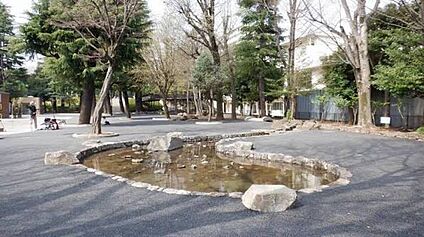 こどものひろば公園 872ｍ(徒歩11分)