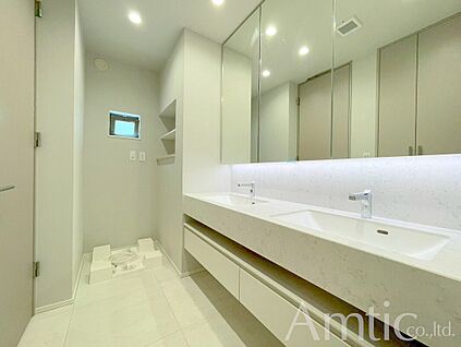 ワイドカウンター洗面化粧台