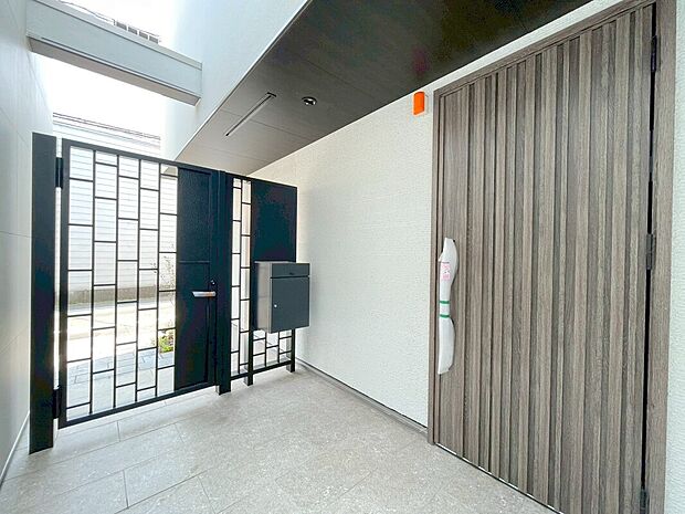 【エントランス(２号棟)】お気軽にアムティック吉祥寺本社までお問い合わせください♪