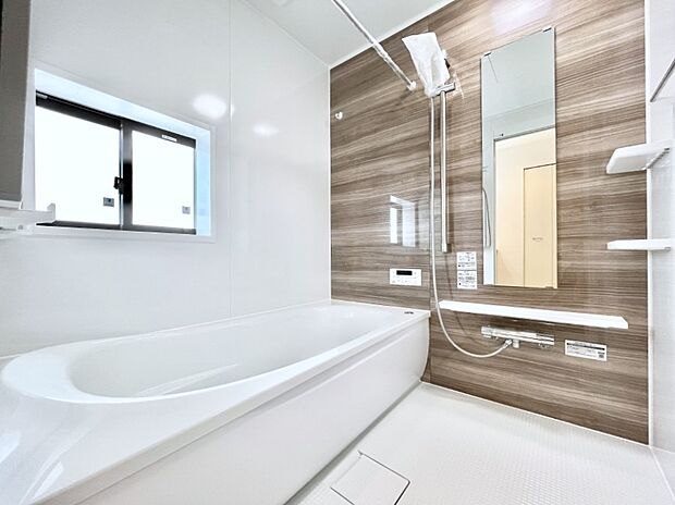 落ち着いた雰囲気でゆっくりお寛ぎいただけるバスルーム