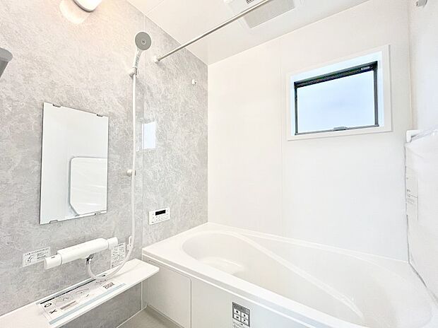 落ち着いた雰囲気でゆっくりお寛ぎいただけるバスルーム