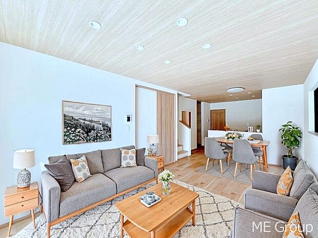 ご家族のコミュニケーションが深まるリビング階段を採用したLDK ※家具はCGです