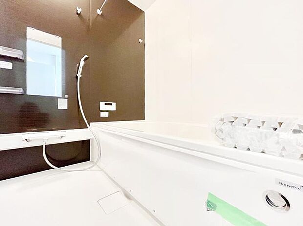 落ち着きのあるダークカラーを基調にしたバスルームで1日の疲れをリフレッシュ!