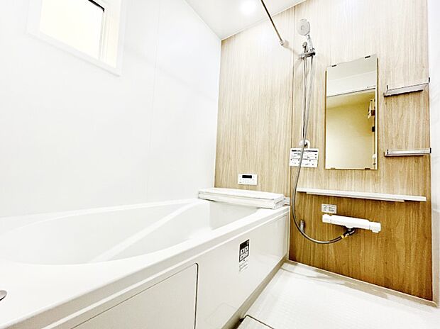 浴室乾燥機付きのバスルームでいつでも快適なバスタイムが楽しめます!
