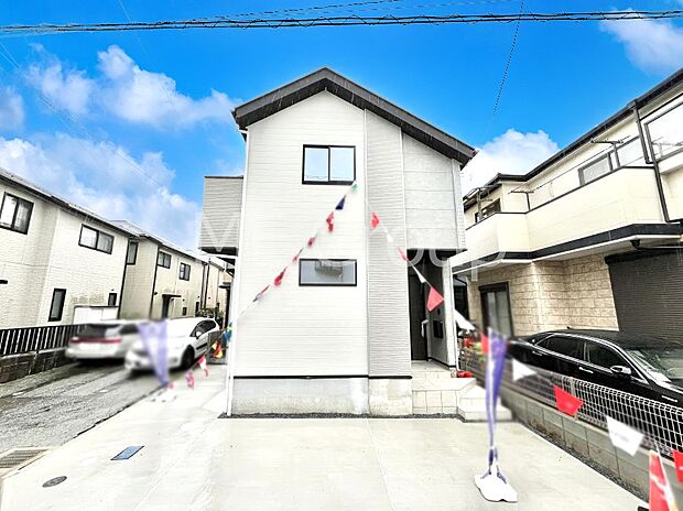 堂々完成！たっぷりの陽光と開放感に包まれる明るい住まい。 