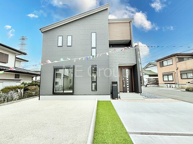 暮らしやすさと居心地の良さにこだわったシンプルで飽きのこないデザイン !