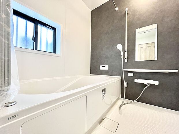 落ち着いた雰囲気でゆっくりお寛ぎいただけるバスルーム