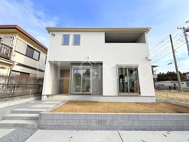 洗練された外観、上質な住空間が広がる室内は永く安心して過ごせる住居です。