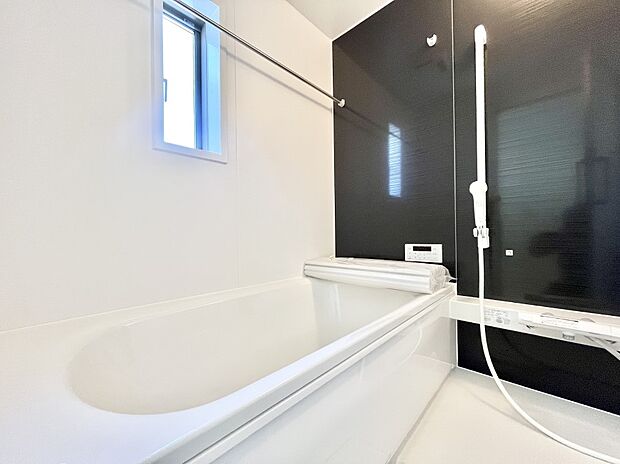 落ち着いた雰囲気でゆっくりお寛ぎいただけるバスルーム