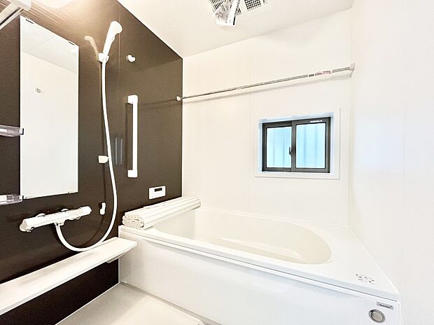 落ち着いた雰囲気でゆっくりお寛ぎいただけるバスルーム