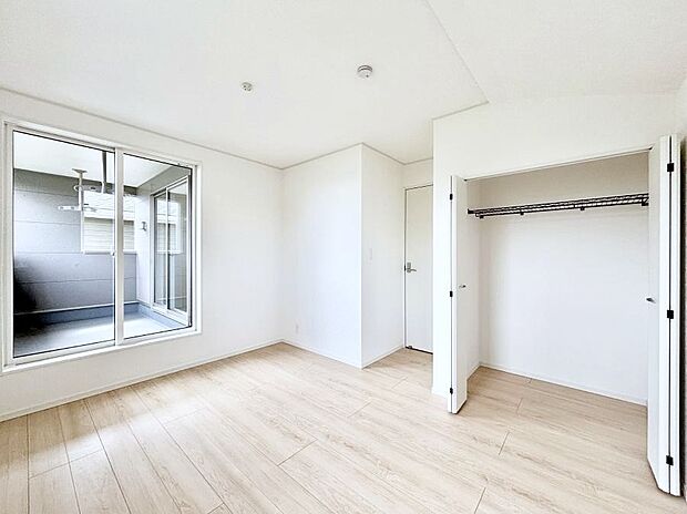 ナチュラルなフローリングはどんなインテリアにもマッチ。