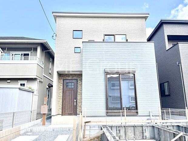 堂々完成！たっぷりの陽光と開放感に包まれる明るい住まい。 