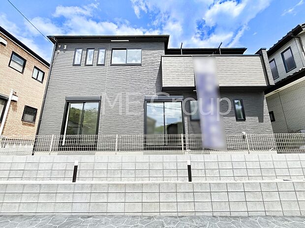 たっぷりの陽光と心地よい風が舞い込む住まい