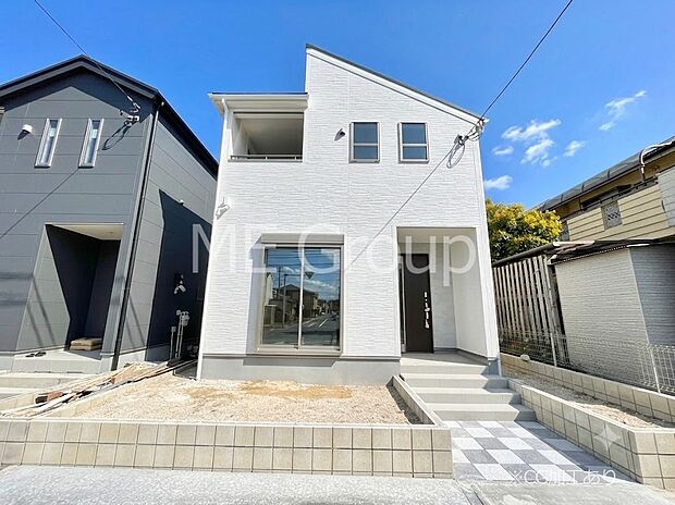 たっぷりの陽光と開放感に包まれる明るい住まい