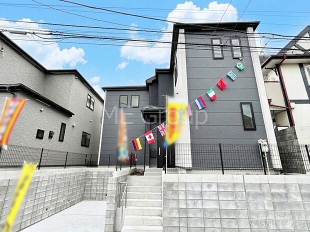 洗練された外観、上質な住空間が広がる室内は永く安心して過ごせる住居です。