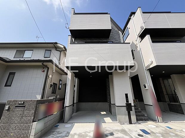 【現地外観写真】たっぷりの陽光と心地よい風が舞い込む住まい