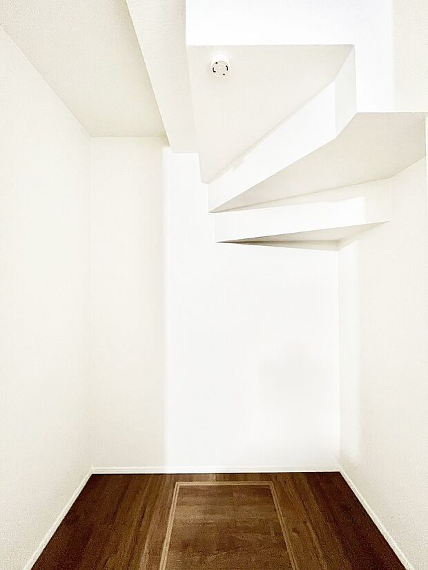 【ウォークインクローゼット】ウォークインクローゼットの活用で生活空間スッキリ