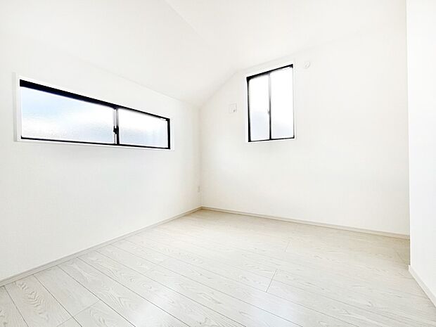 【子供部屋】子ども部屋にぴったりの明るい空間。