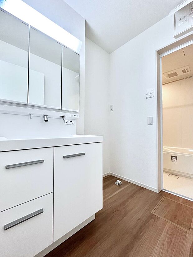 【ランドリースペース】広々とゆとりのあるランドリースペース。