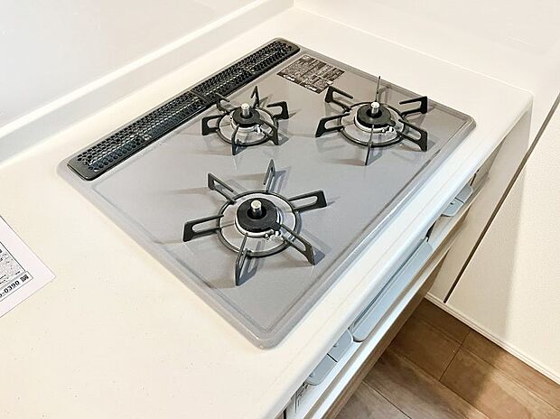 【三ツ口コンロ】三口ガスコンロでお料理が一気にはかどりそう。