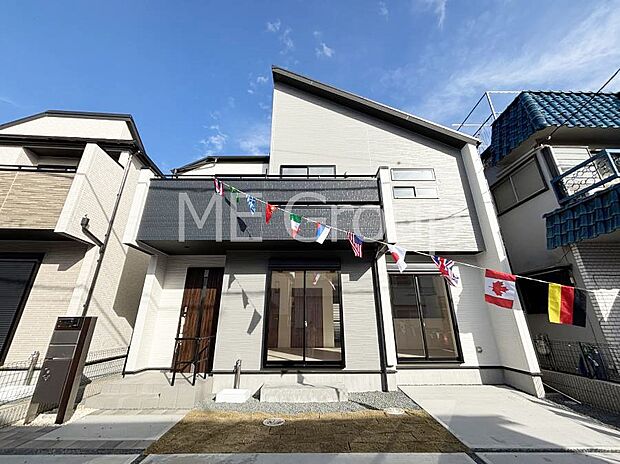 【現地外観写真】たっぷりの陽光と心地よい風が舞い込む住まい