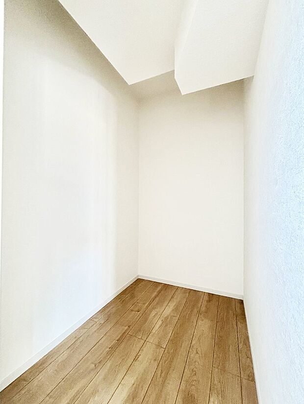 【ウォークインクローゼット】ウォークインクローゼットの活用で生活空間スッキリ