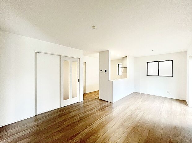 【リビングダイニング】住む方の個性が引き出される、インテリアを考えるのが楽しみなリビングです!