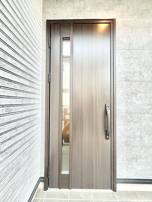 【玄関】大切な家族、来客を出迎える玄関。