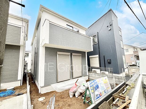 【現地外観写真】たっぷりの陽光と心地よい風が舞い込む住まい