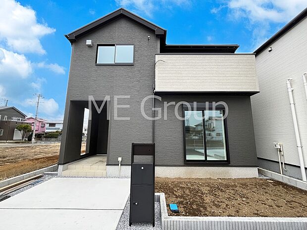 【現地外観写真】たっぷりの陽光と心地よい風が舞い込む住まい