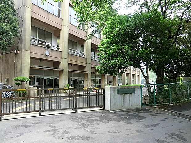 佐倉市立南志津小学校（約500m・徒歩7分）